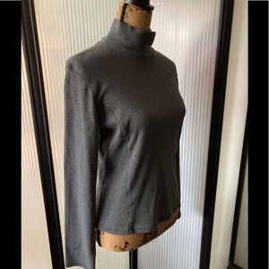 Banana Republic mock turtleneck. 100% cotton thick & soft. Piping along breasts